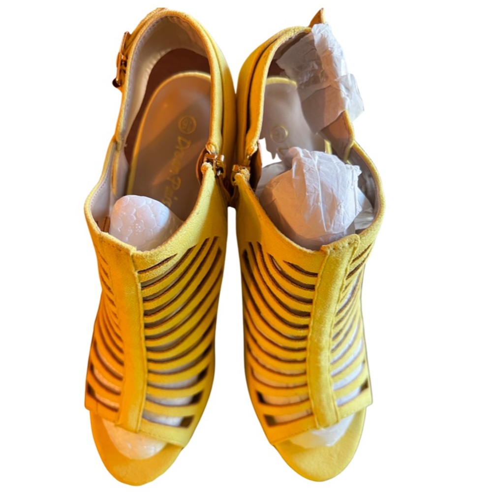 Dream Pairs Heeled Booties Sz 9.5